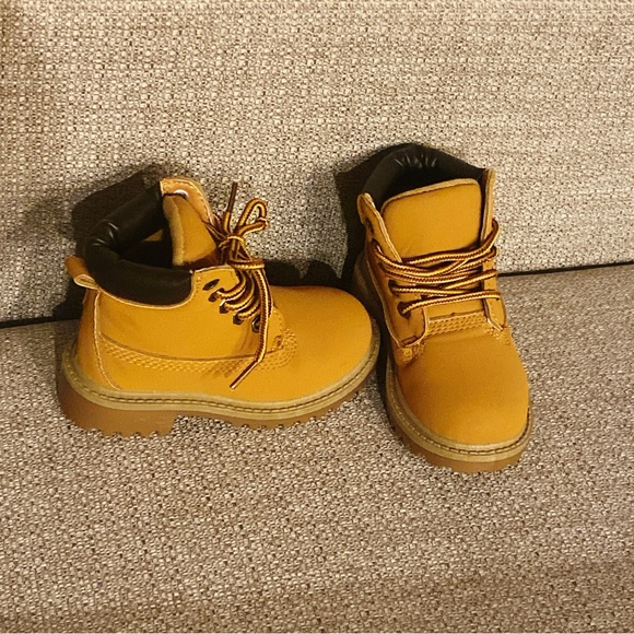 New! Timberland Style Boots (off brand) Toddler Size 6 - Picture 2 of 3